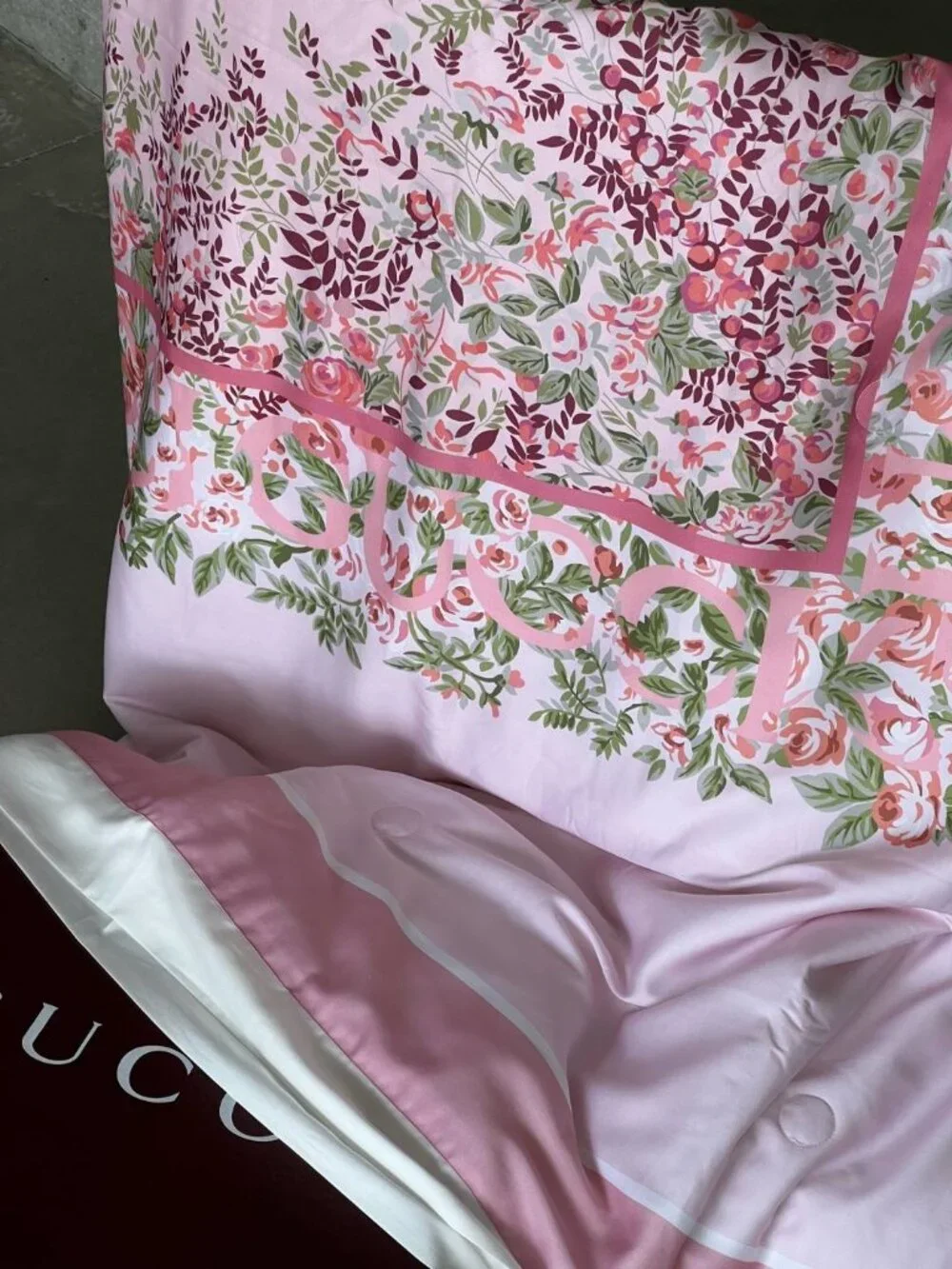 Gucci Luxury Silk/Tencel Summer Quilt Blanket – Pink Floral (200x220)
